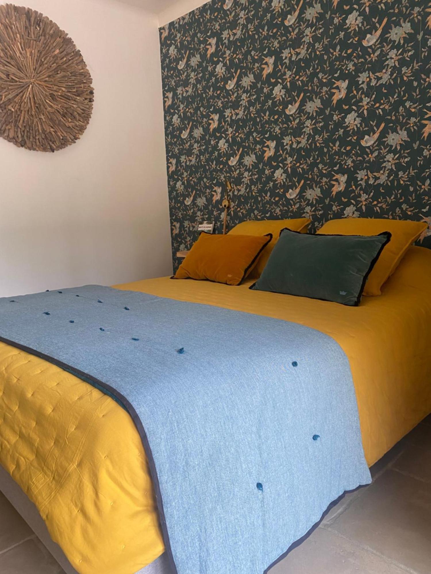 Maison Terre De Lune Mondragon 外观 照片